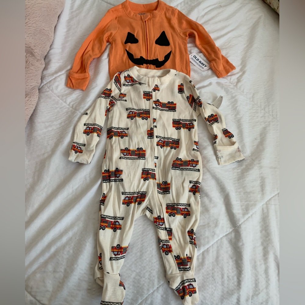 Old Navy 0-3 Mos one piece footie 2pk
